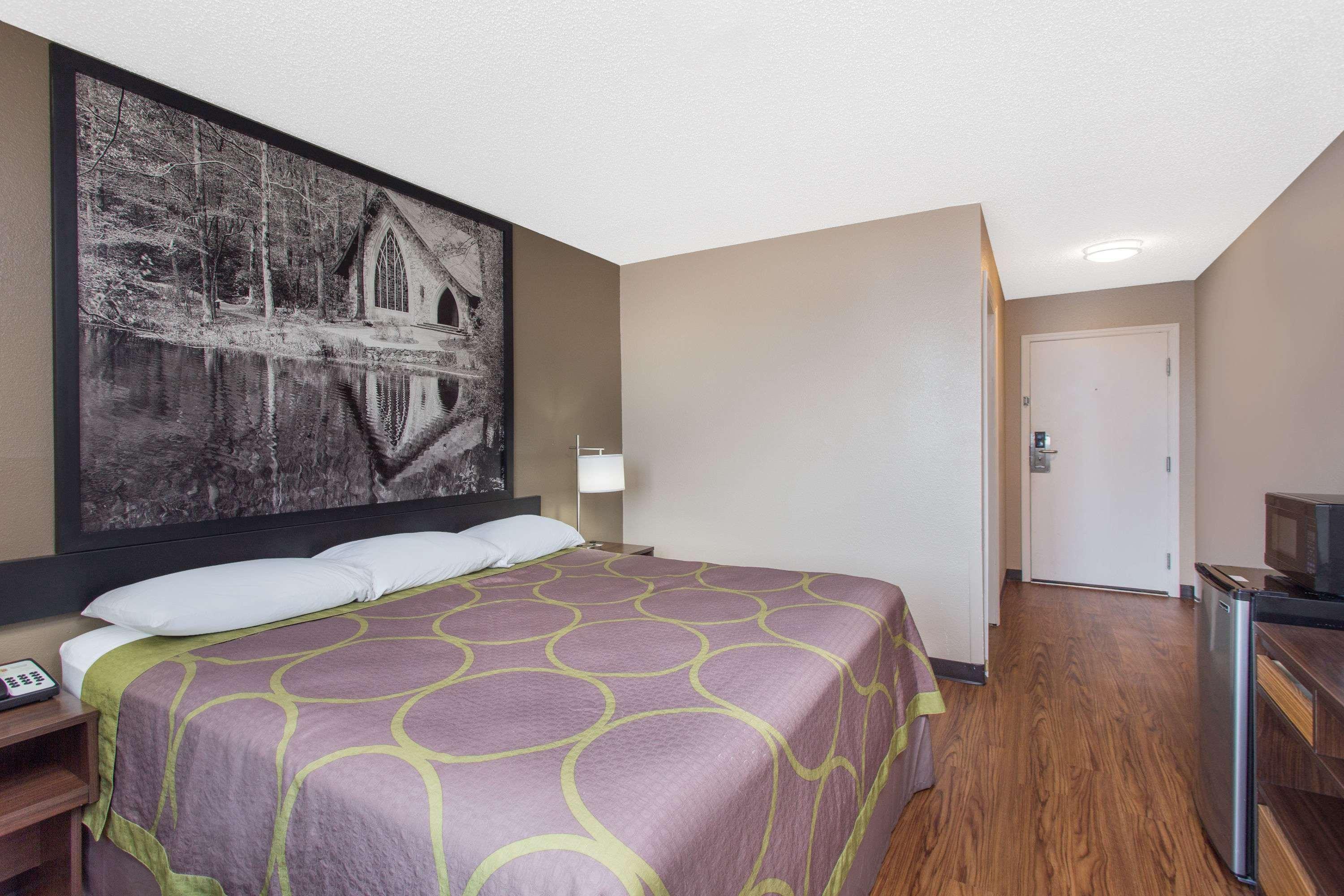 Отель Super 8 By Wyndham Columbus Airport Экстерьер фото