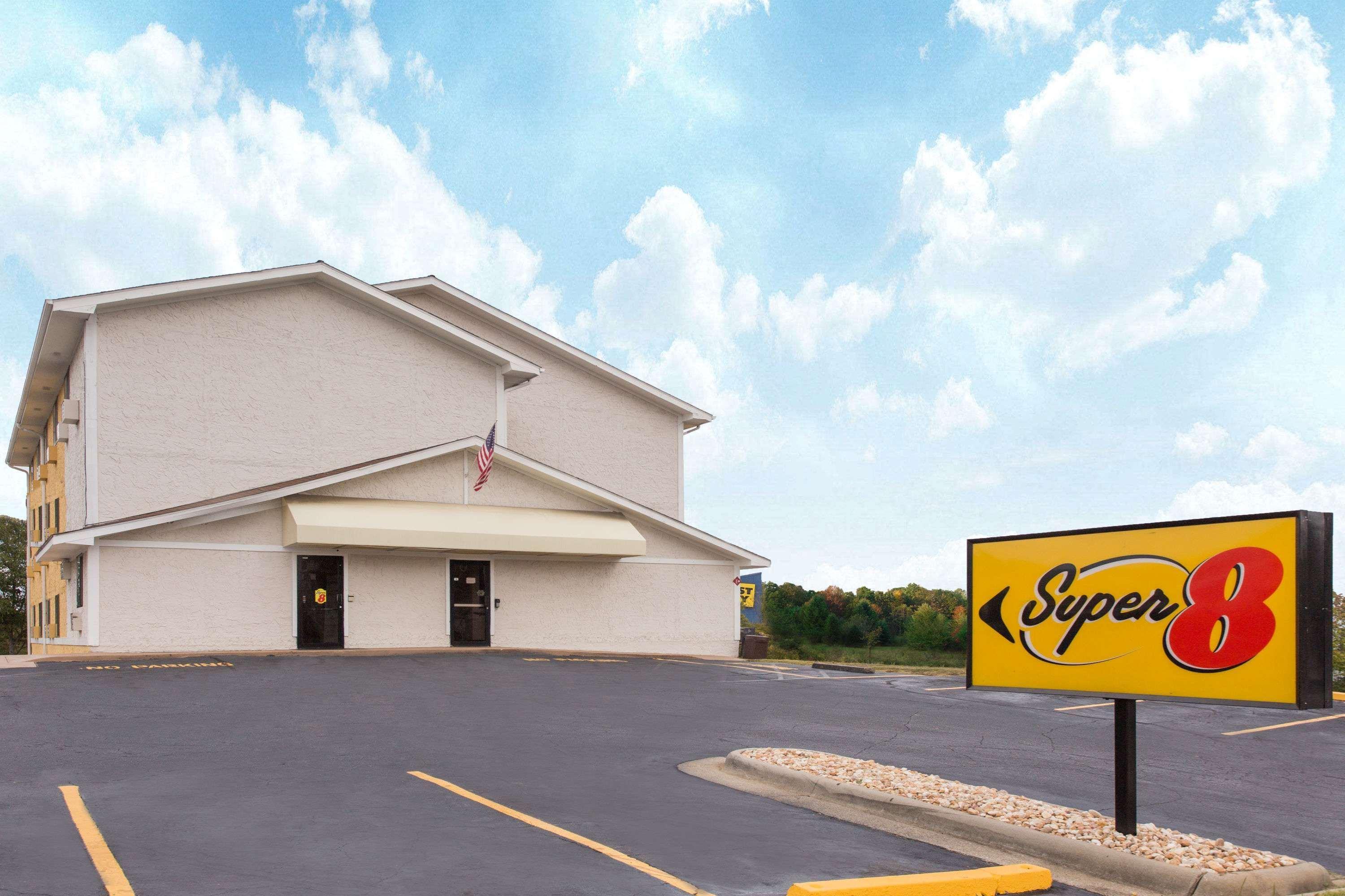Отель Super 8 By Wyndham Columbus Airport Экстерьер фото