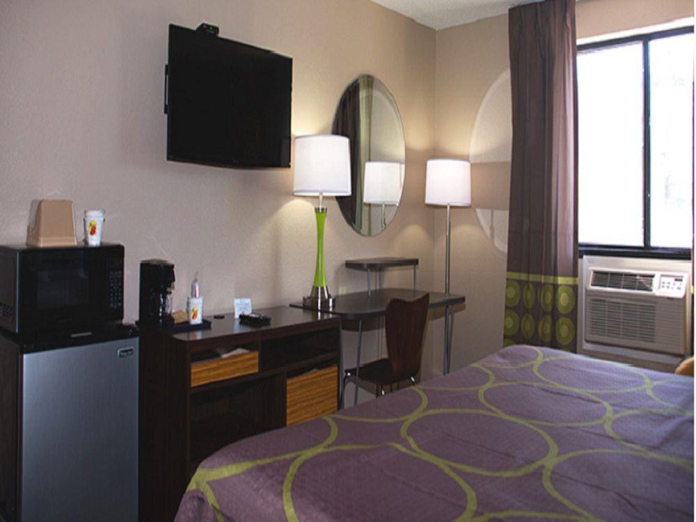 Отель Super 8 By Wyndham Columbus Airport Экстерьер фото